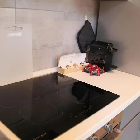 Intero Giulietta - Fiera Ospedale Borgo Roma - Free Parking - Free Wi-fi Apartment *