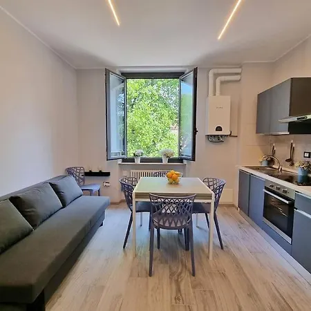 Apartment Intero Giulietta - Fiera Ospedale Borgo Roma - Free Parking - Free Wi-fi *