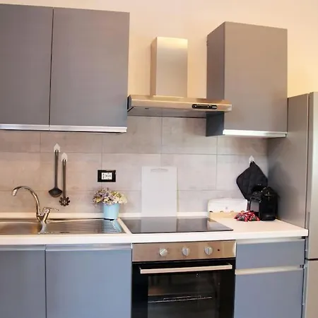Apartment Intero Giulietta - Fiera Ospedale Borgo Roma - Free Parking - Free Wi-fi