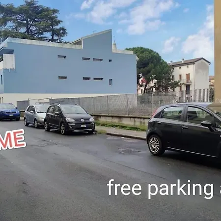 Intero Giulietta - Fiera Ospedale Borgo Roma - Free Parking - Free Wi-fi Apartment *